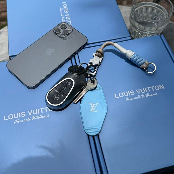 ルイヴィトン キーホルダー 激安 レザーロープ キー vut40024